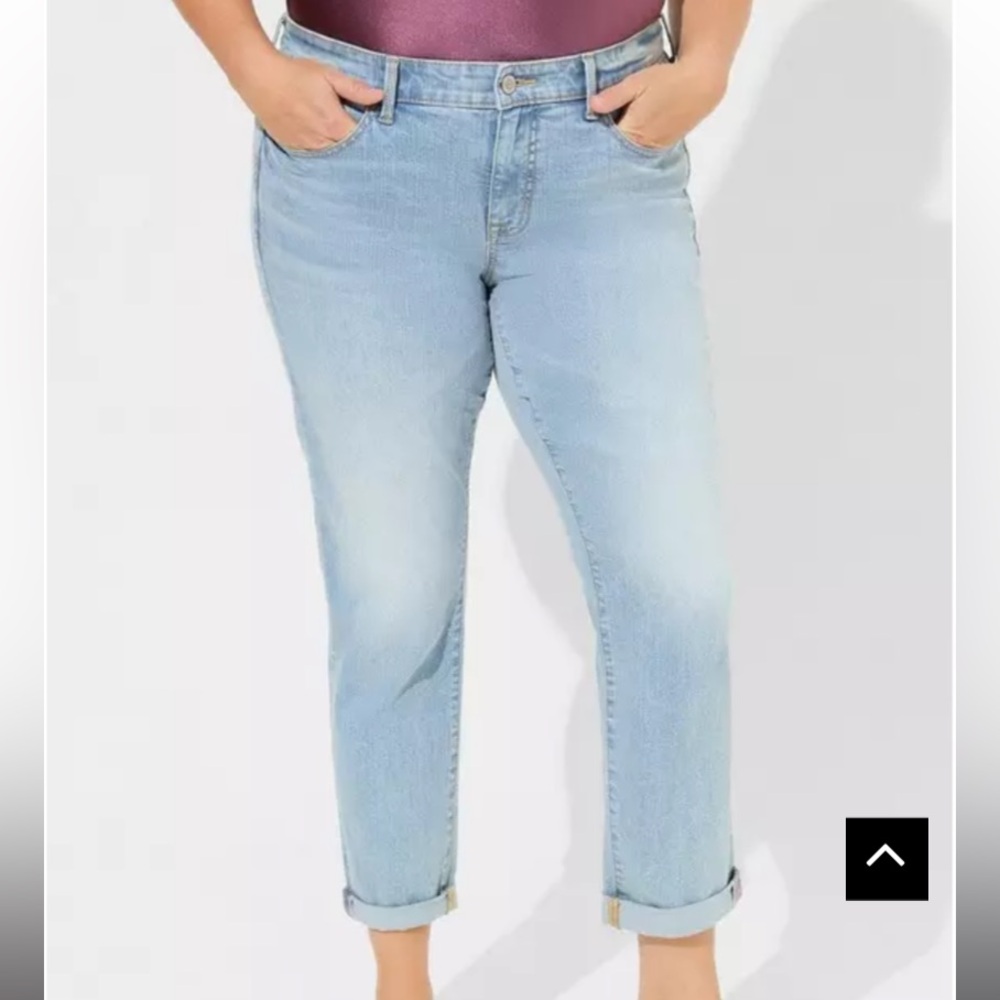 NWT Torrid Boyfriend Light Blue Denim Jeans 
Size:24Regular